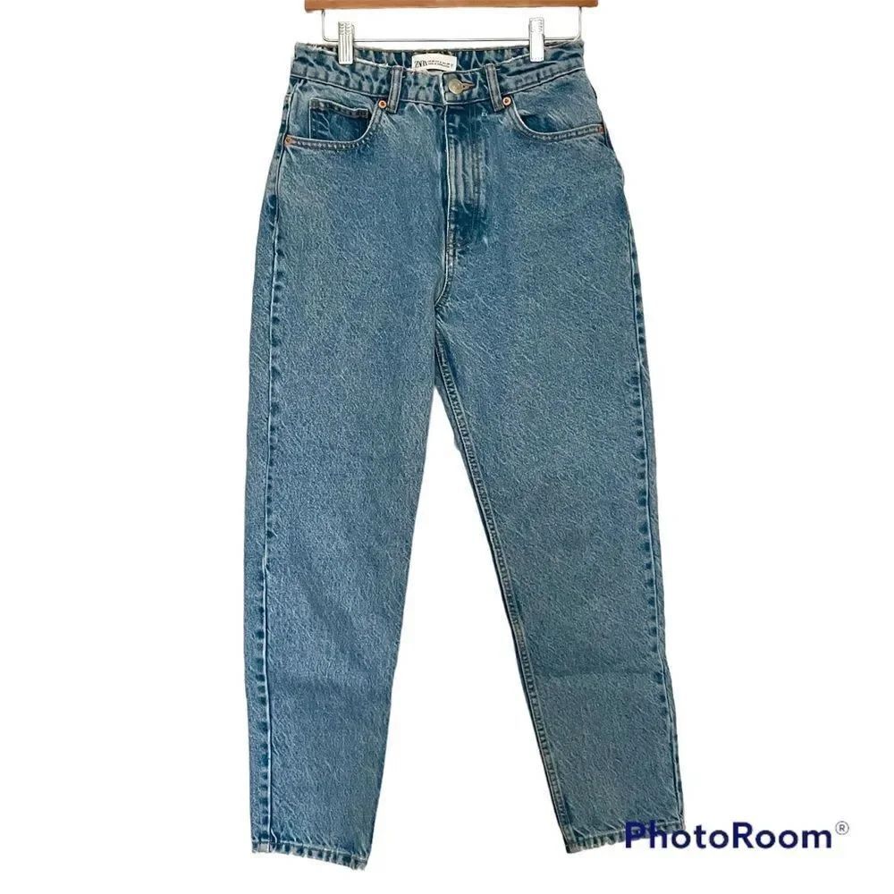 Zara High Wasted, Mom Fit Stone Wash Denim